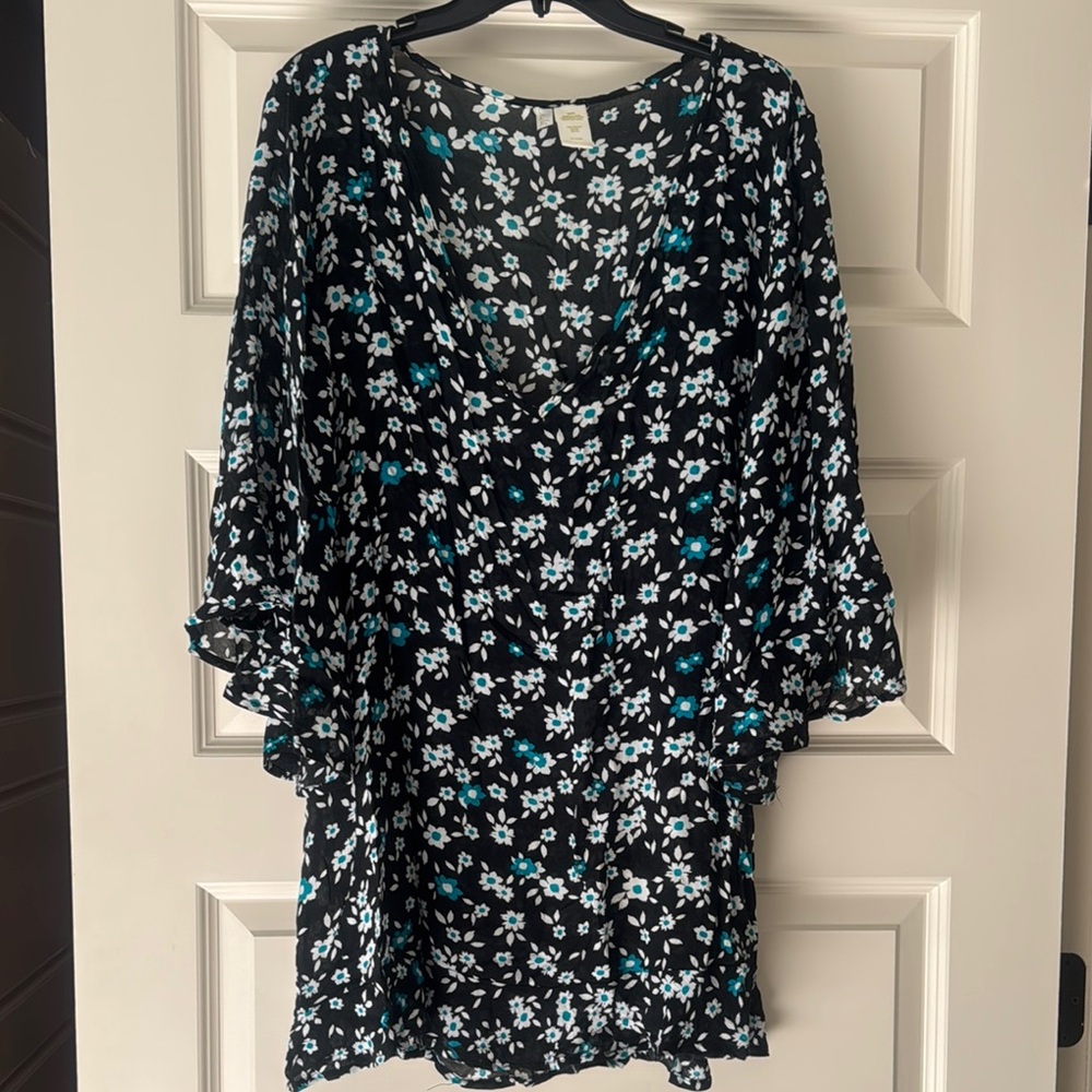 Anne Cole Floral Black, Blue & White Cover Up - Size M